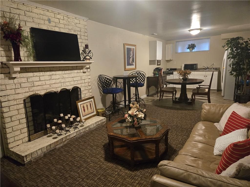 3 bedroom, 3 bathroom, 1,644 sq ft single family residence for sale at 2900 Cherry Blossom Lane, Atlanta, GA 30344 — photo 6