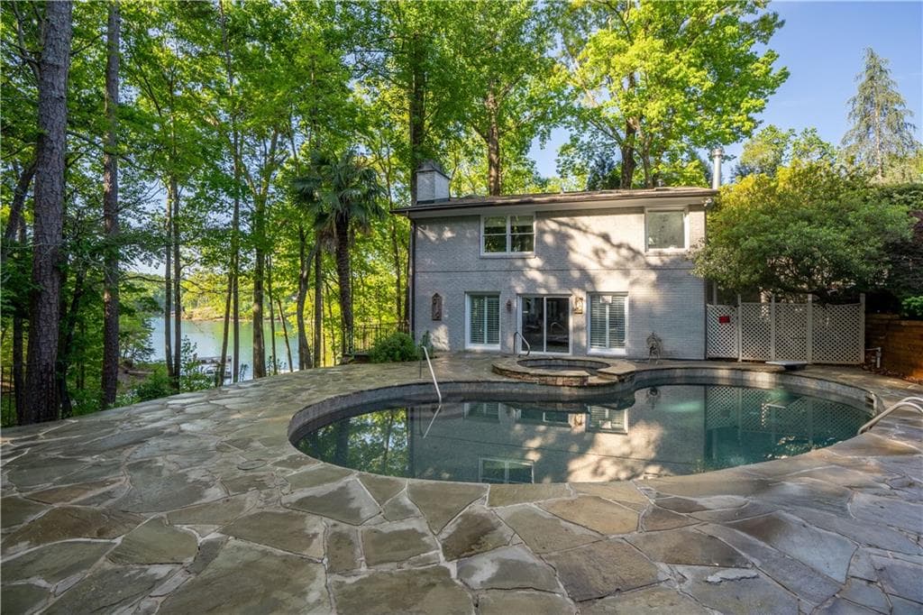 6 bedroom, 7 bathroom, 5,340 sq ft single family residence for sale at 5983 Nachoochee Trail, Flowery Branch, GA 30542 — photo 5