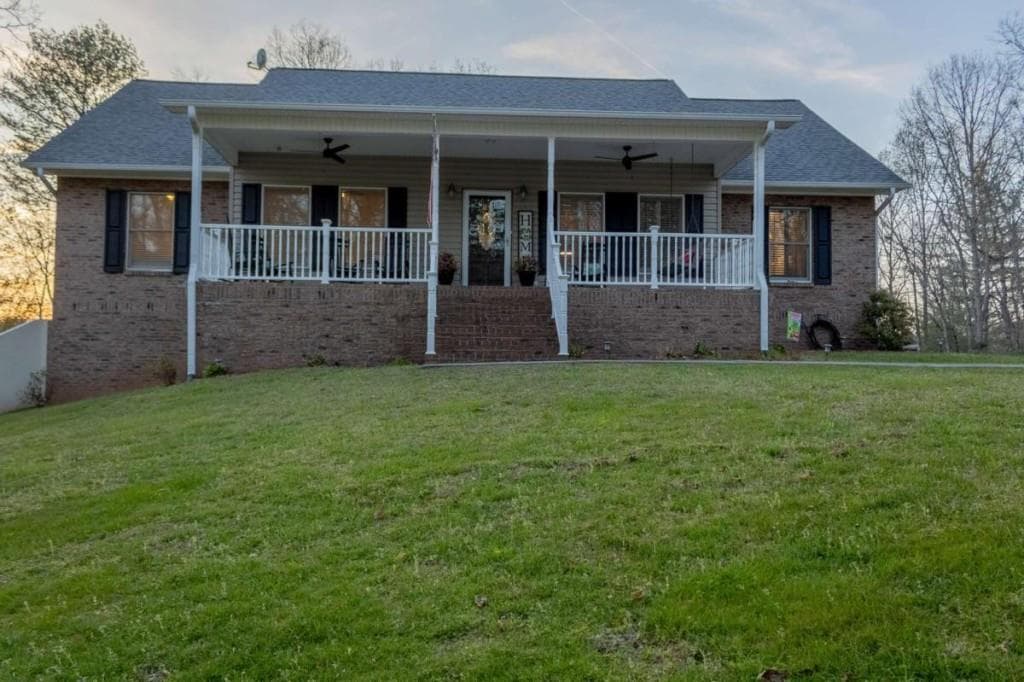 3 bedroom, 4 bathroom, 3,996 sq ft single family residence under contract at 141 Chambers Mountain, Mineral Bluff, GA 30559 — photo 5