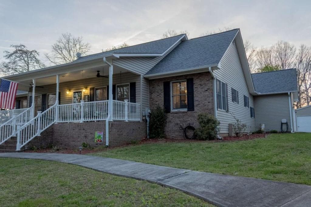 3 bedroom, 4 bathroom, 3,996 sq ft single family residence under contract at 141 Chambers Mountain, Mineral Bluff, GA 30559 — photo 6