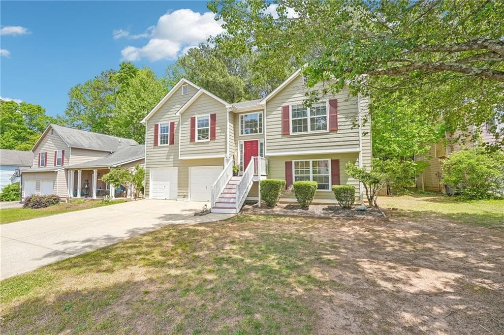 4 bedroom, 3 bathroom, 2,059 sq ft single family residence for sale at 2642 Lake Park Bend, Acworth, GA 30101