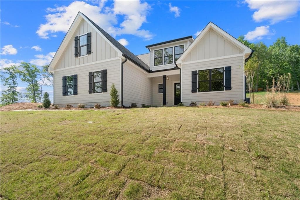 5 bedroom, 4 bathroom, 2,762 sq ft single family residence for sale at 165 West Lake Boulevard, Carrollton, GA 30116 — photo 6