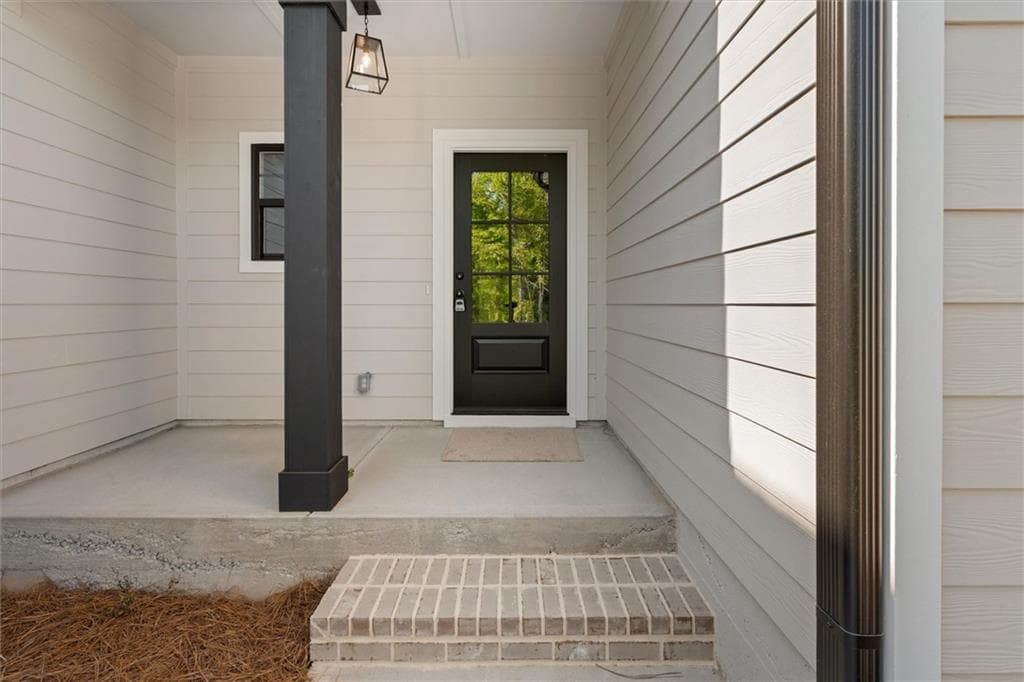 5 bedroom, 4 bathroom, 2,762 sq ft single family residence for sale at 165 West Lake Boulevard, Carrollton, GA 30116 — photo 8