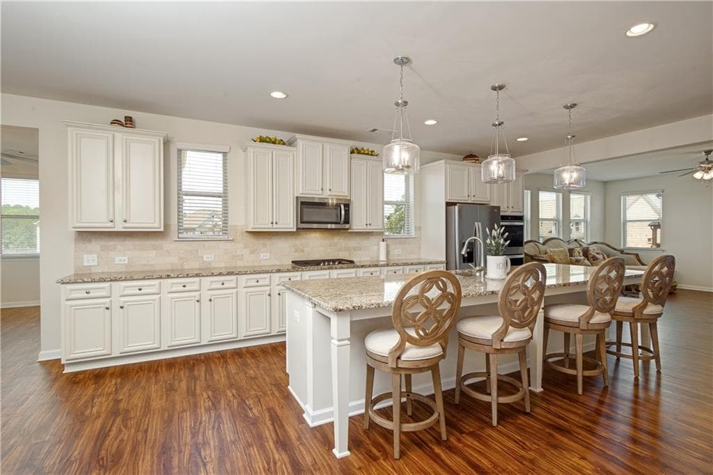 6 bedroom, 4 bathroom, 4,094 sq ft single family residence under contract at 5210 Echos Cove, Cumming, GA 30028 — photo 5