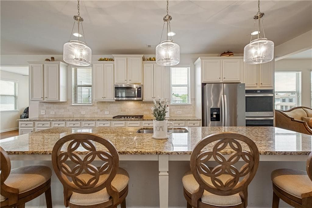 6 bedroom, 4 bathroom, 4,094 sq ft single family residence under contract at 5210 Echos Cove, Cumming, GA 30028 — photo 7