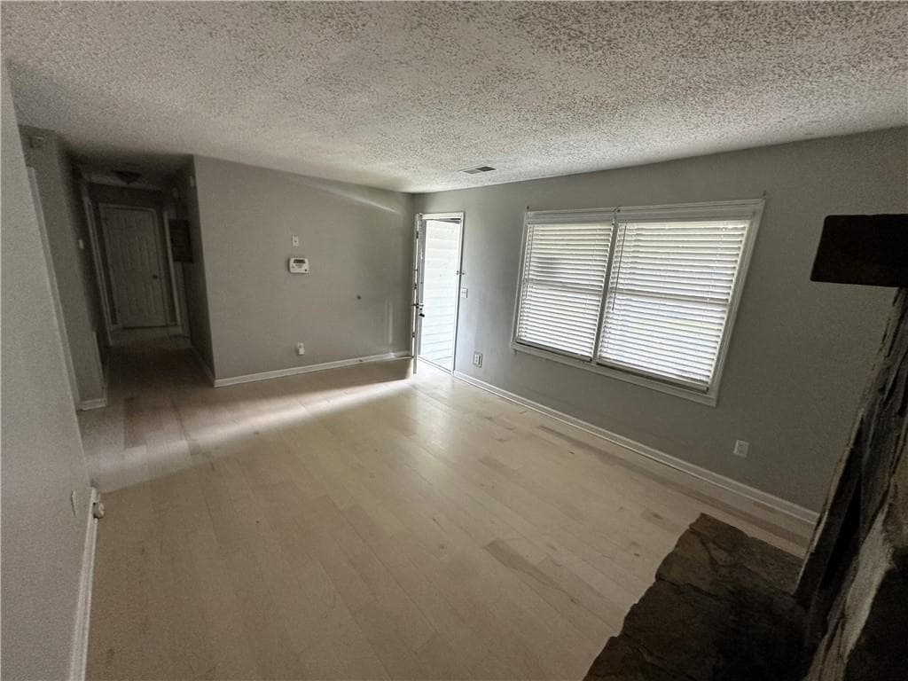 3 bedroom, 2 bathroom, 1,107 sq ft single family residence for sale at 9182 Bent Pine Court, Covington, GA 30014 — photo 5