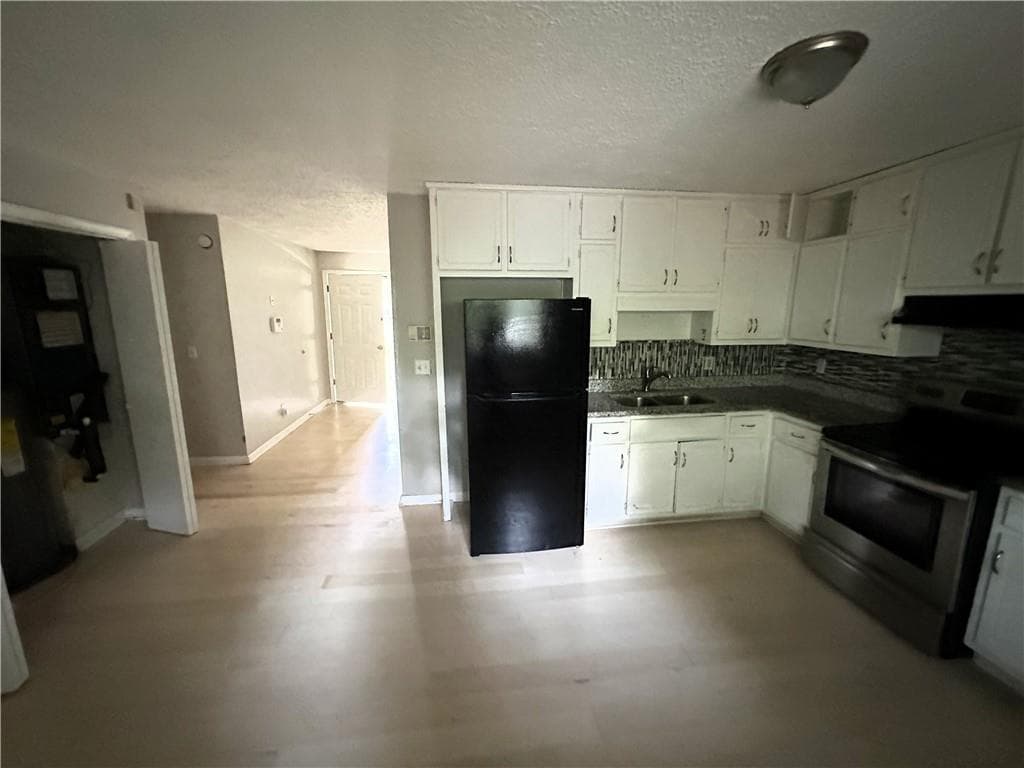 3 bedroom, 2 bathroom, 1,107 sq ft single family residence for sale at 9182 Bent Pine Court, Covington, GA 30014 — photo 6