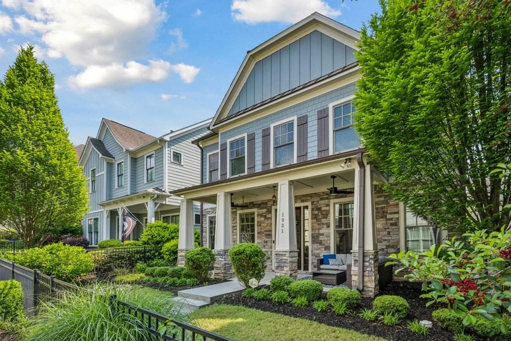 1921 Red Eagle Walk, Atlanta, GA 30318 — most recent listing photo