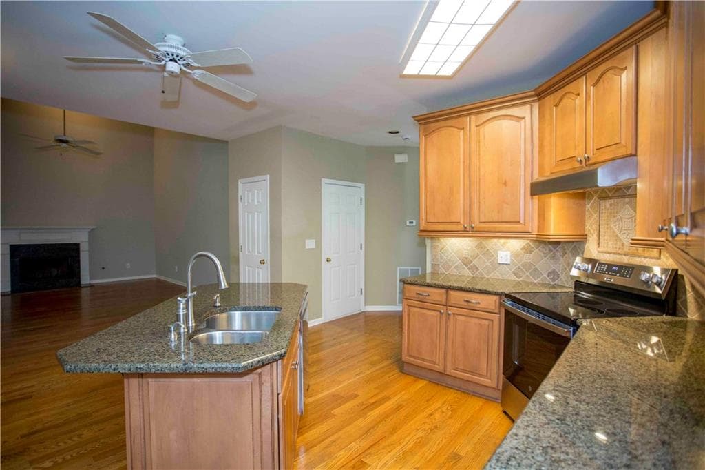 4 bedroom, 3 bathroom, 2,496 sq ft single family residence for sale at 3788 Westwick Court, Kennesaw, GA 30152 — photo 6