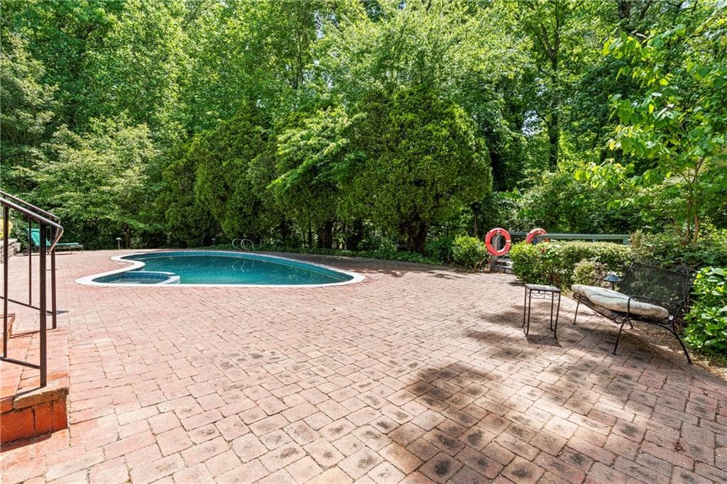 5 bedroom, 6 bathroom, 5,856 sq ft single family residence for sale at 4610 Orkney Lane, Atlanta, GA 30331 — photo 8