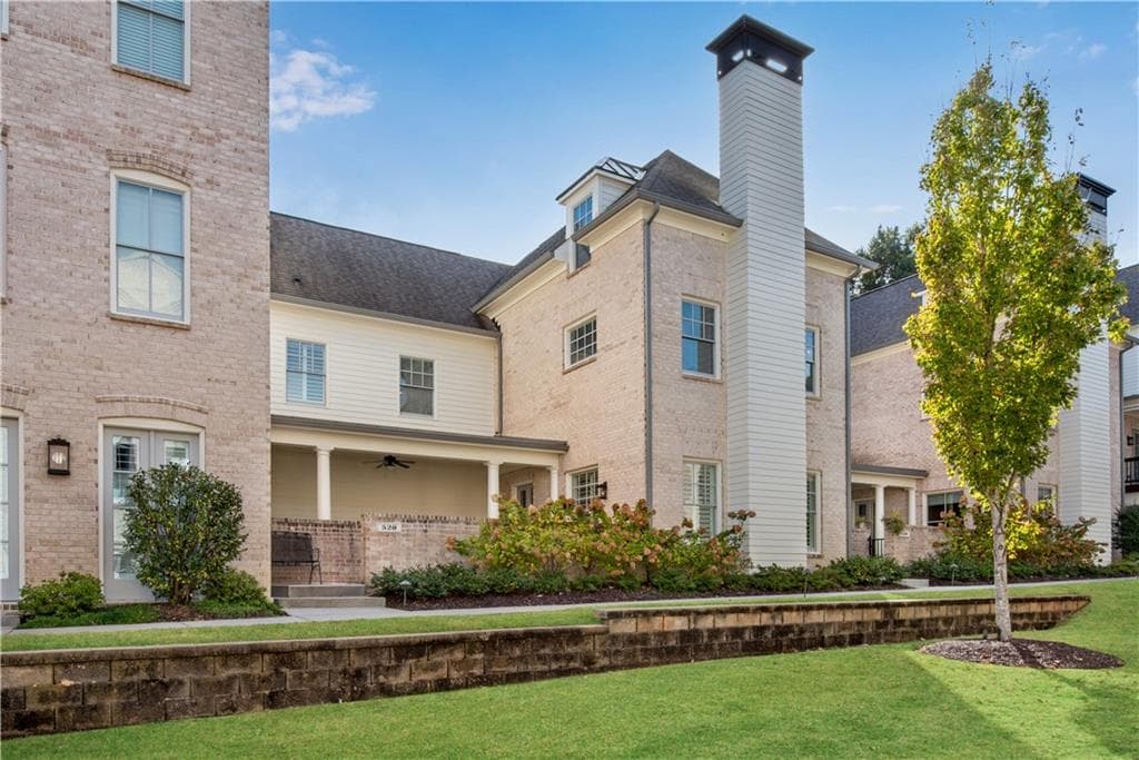 4 bedroom, 5 bathroom, 2,993 sq ft townhouse sold at 520 Clover Court, Roswell, GA 30075
