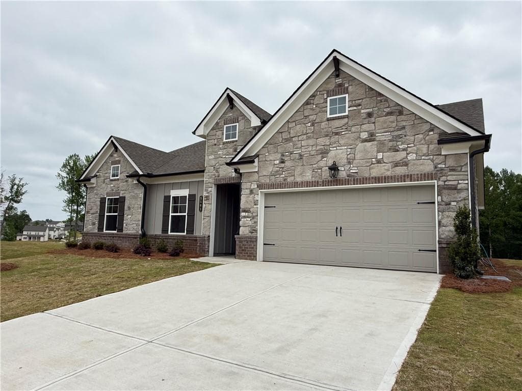 3 bedroom, 3 bathroom, 1,868 sq ft single family residence under contract at 5503 Tullis Drive, Gainesville, GA 30507