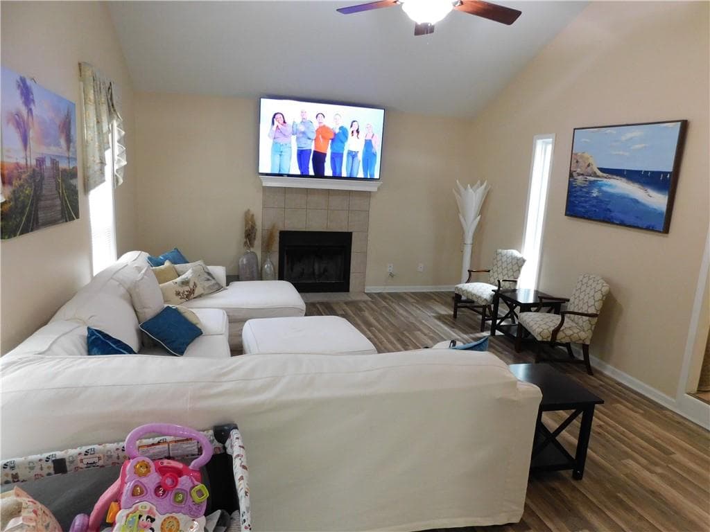 6 bedroom, 3 bathroom, 3,034 sq ft single family residence for sale at 8805 Willow Creek Court, Douglasville, GA 30135 — photo 6