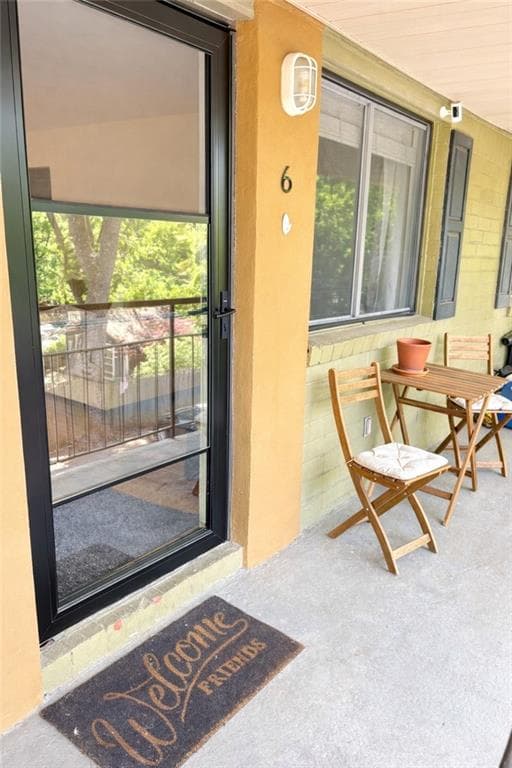 2 bedroom, 1 bathroom, 875 sq ft condominium for sale at 520 Park Avenue 6, Atlanta, GA 30312 — photo 2