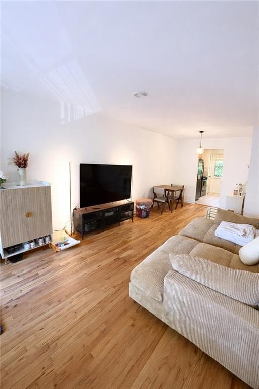 2 bedroom, 1 bathroom, 875 sq ft condominium for sale at 520 Park Avenue 6, Atlanta, GA 30312 — photo 4