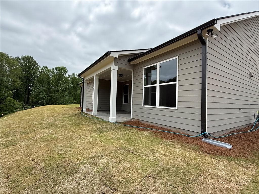 3 bedroom, 3 bathroom, 1,868 sq ft single family residence under contract at 5503 Tullis Drive, Gainesville, GA 30507 — photo 5
