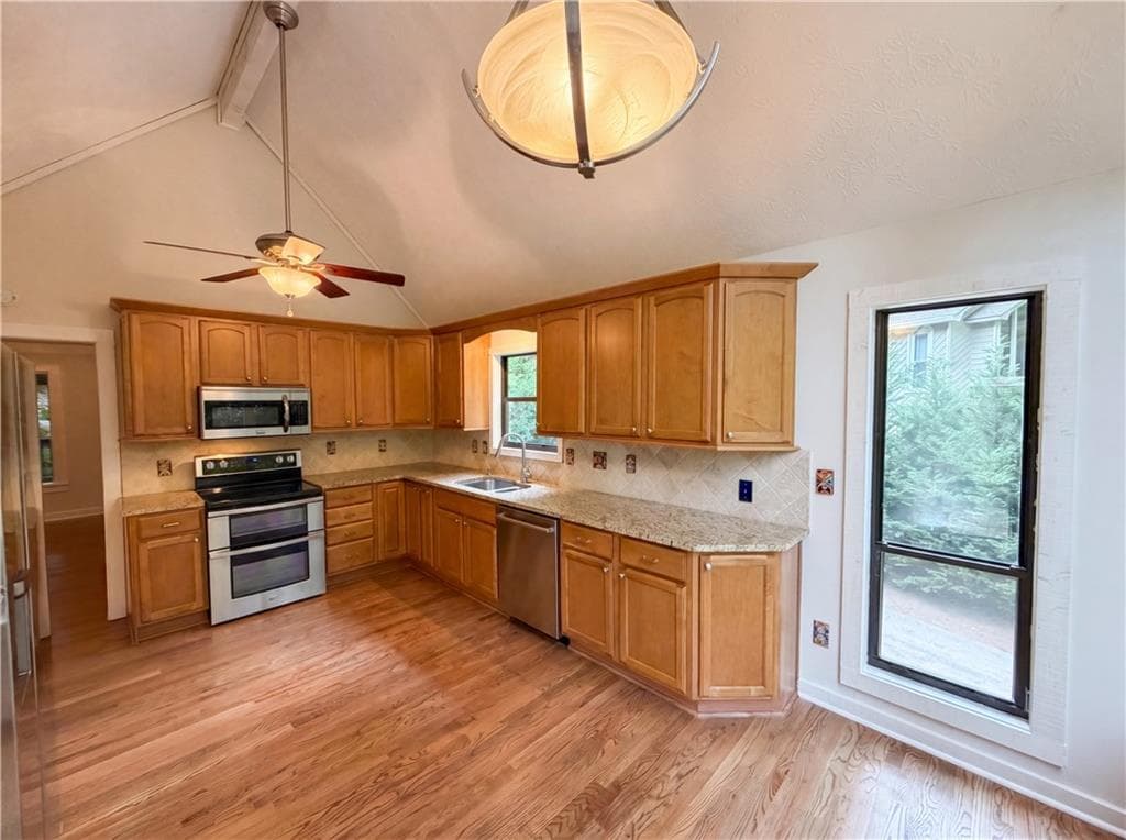 4 bedroom, 3 bathroom, 2,701 sq ft single family residence for sale at 4958 Scotts Creek Trail, Peachtree Corners, GA 30096 — photo 8