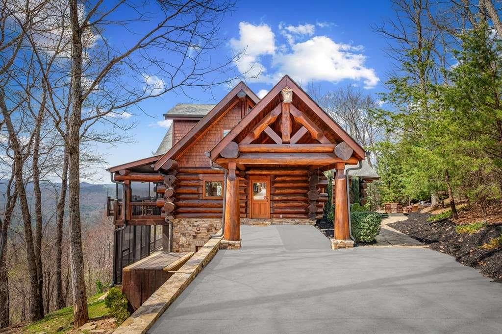 5 bedroom, 5 bathroom, 4,889 sq ft single family residence for sale at 602 Overlook Drive, Blue Ridge, GA 30513 — photo 5
