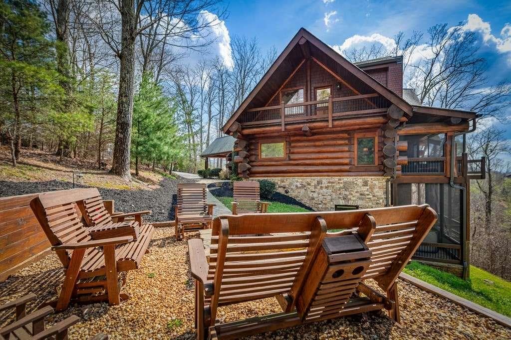 5 bedroom, 5 bathroom, 4,889 sq ft single family residence for sale at 602 Overlook Drive, Blue Ridge, GA 30513 — photo 4