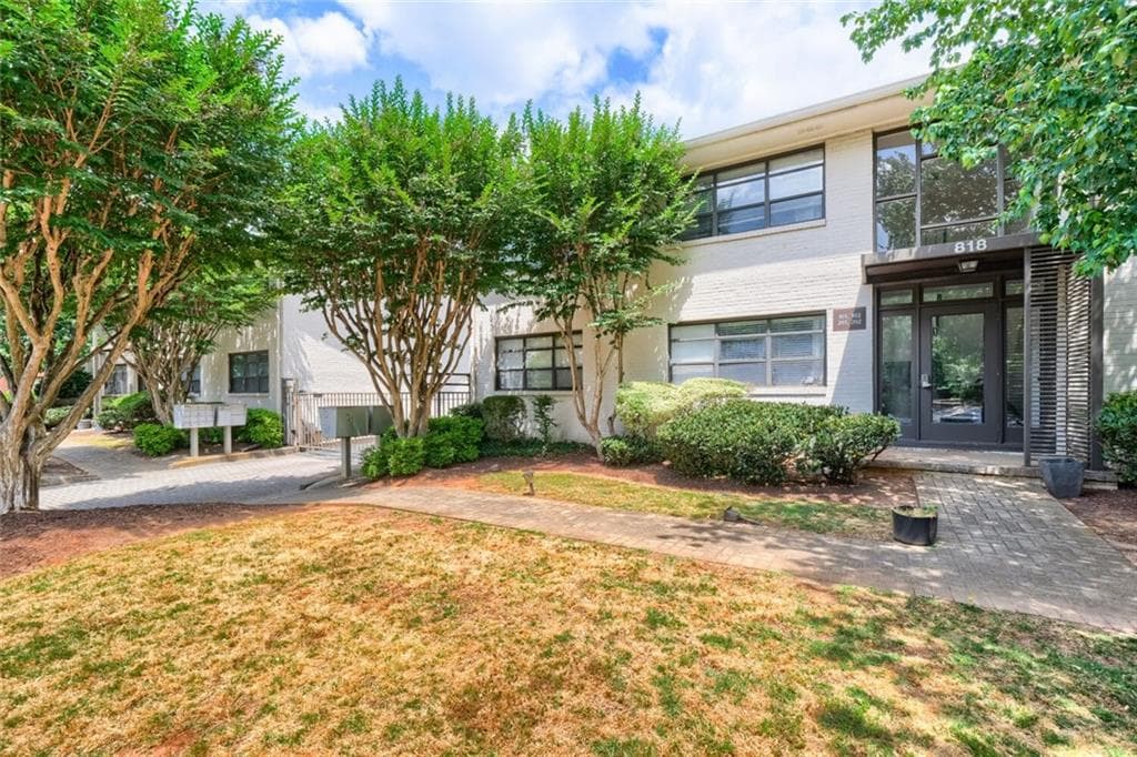 818 Greenwood Avenue 104, Atlanta, GA 30306 — most recent listing photo