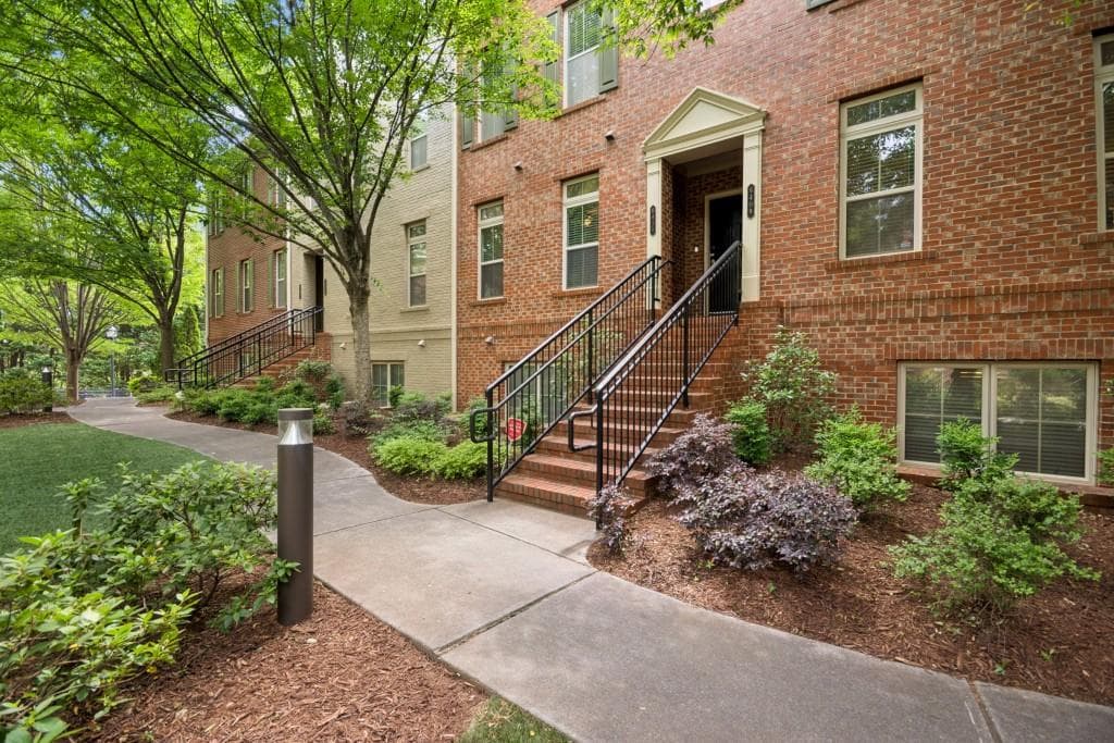 6409 Paulson Place, Sandy Springs, GA 30328 — most recent listing photo