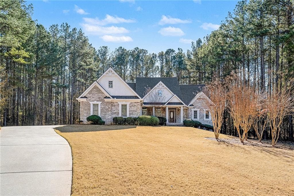 5 bedroom, 4 bathroom, 3,894 sq ft single family residence for sale at 390 Glengarry Chase, Covington, GA 30014