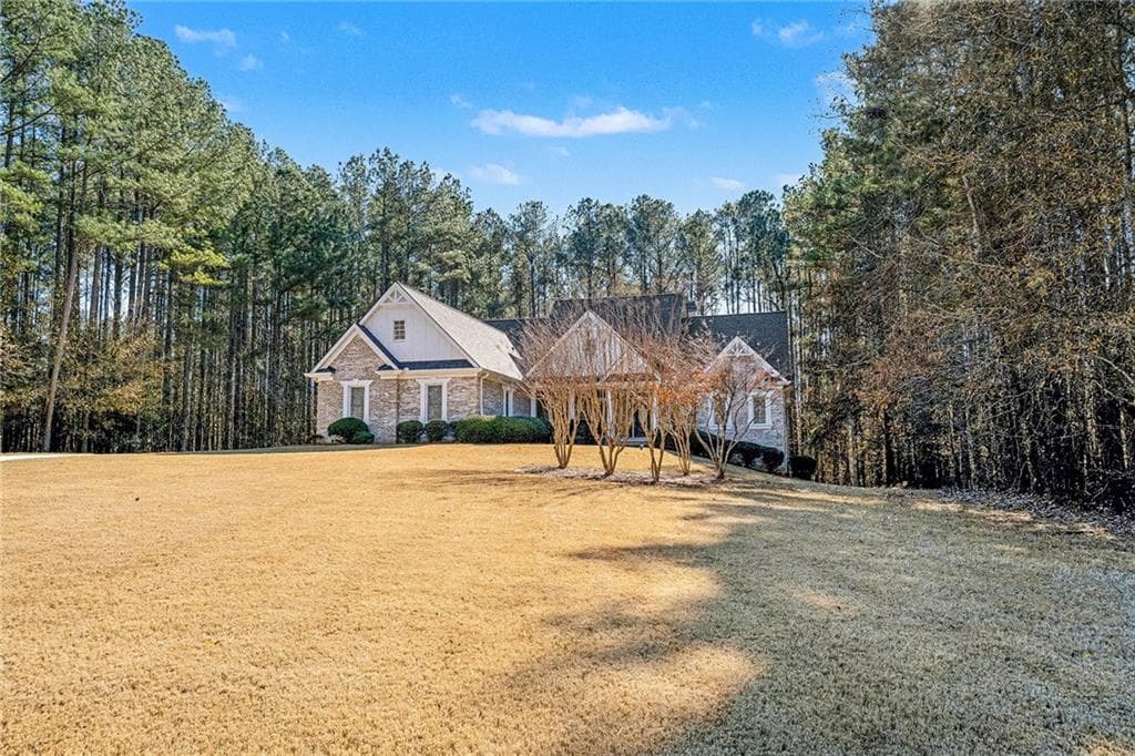 5 bedroom, 4 bathroom, 3,894 sq ft single family residence for sale at 390 Glengarry Chase, Covington, GA 30014 — photo 2