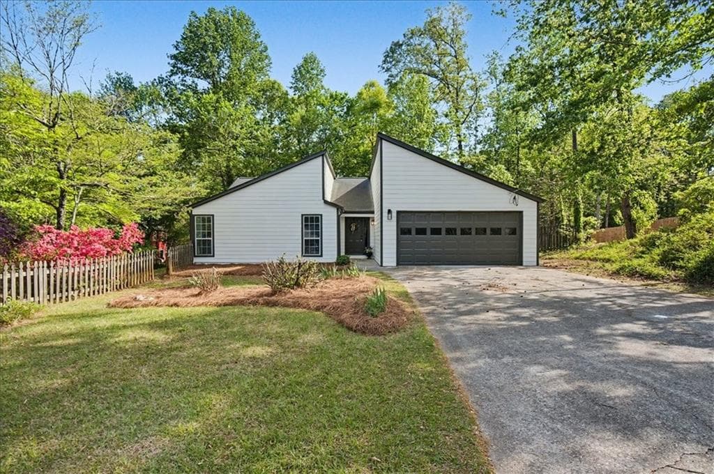 5985 Bayside Drive, Acworth, GA 30101 — most recent listing photo