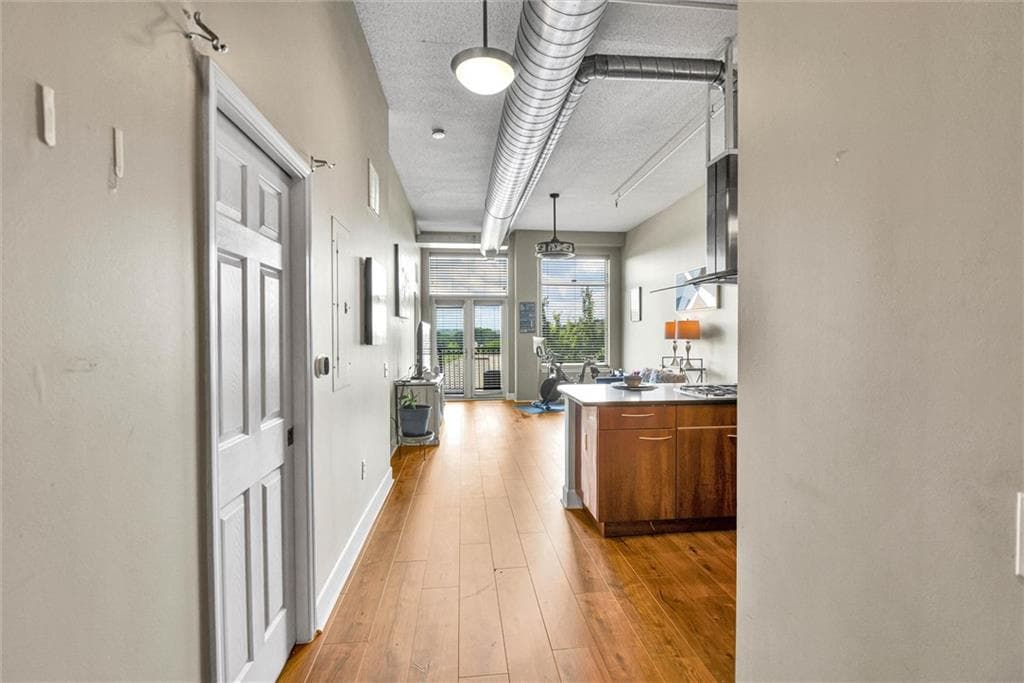 1 bedroom, 1 bathroom, 964 sq ft condominium for sale at 3820 Roswell Road 314, Atlanta, GA 30342 — photo 4