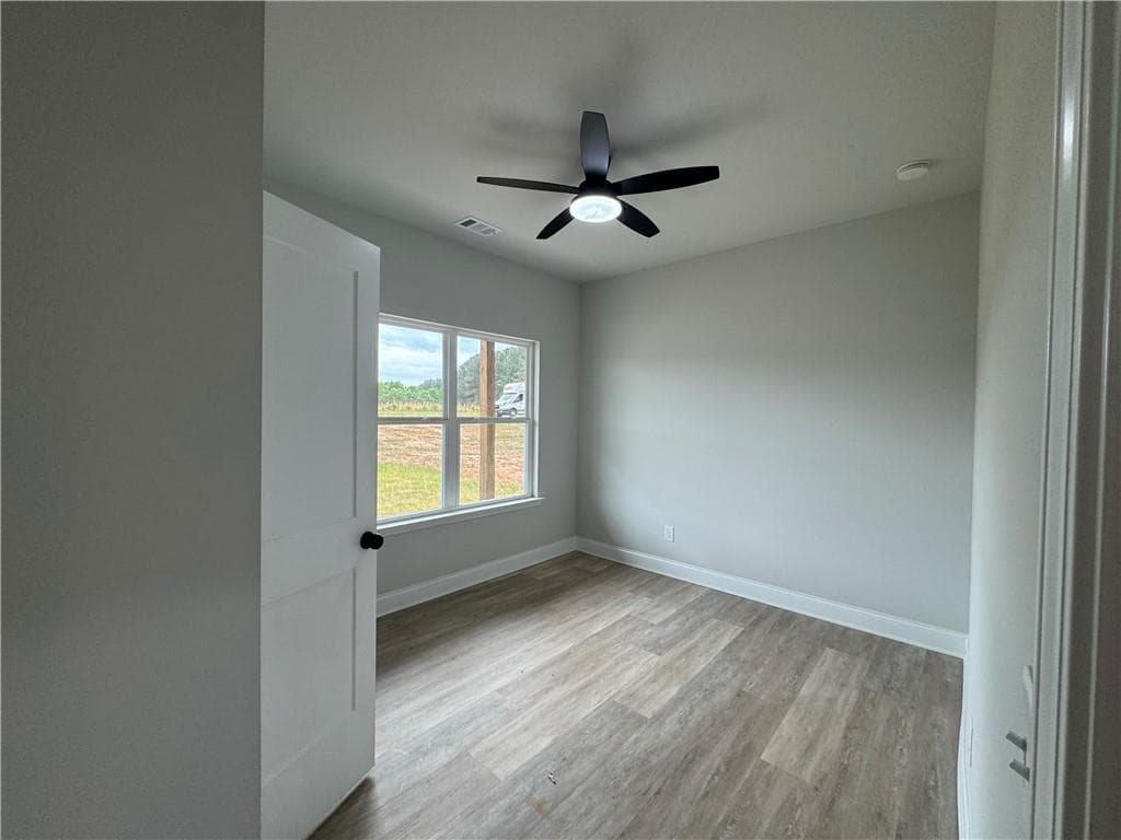 3 bedroom, 2 bathroom, 1,700 sq ft single family residence for sale at 2057 N. Hicks Rd., Toccoa, GA 30577 — photo 7