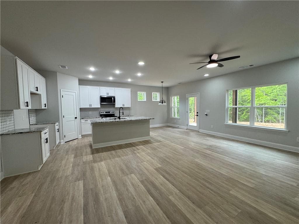 3 bedroom, 2 bathroom, 1,700 sq ft single family residence for sale at 2057 N. Hicks Rd., Toccoa, GA 30577 — photo 10
