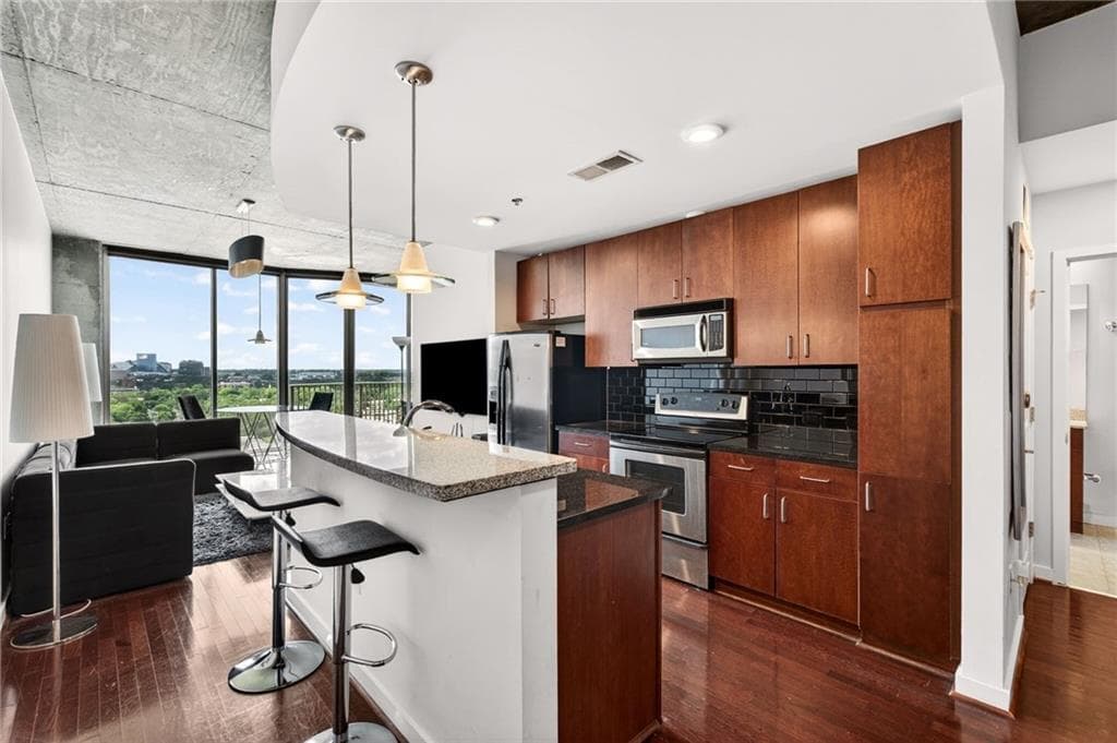 1 bedroom, 1 bathroom, 832 sq ft condominium for sale at 361 17th Street 2013, Atlanta, GA 30363