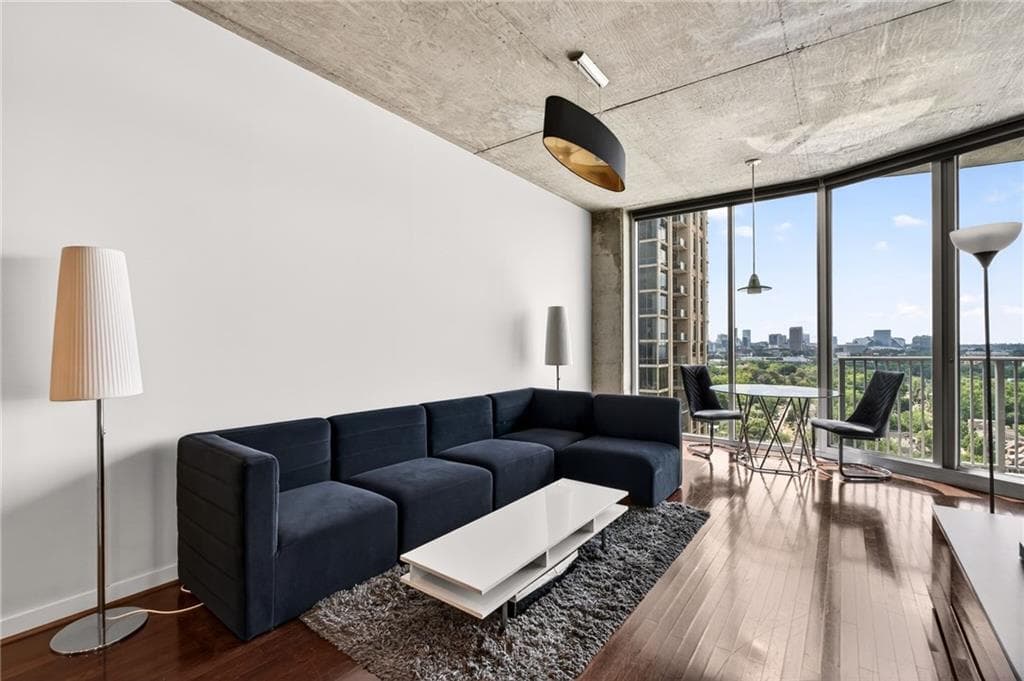 1 bedroom, 1 bathroom, 832 sq ft condominium for sale at 361 17th Street 2013, Atlanta, GA 30363 — photo 5