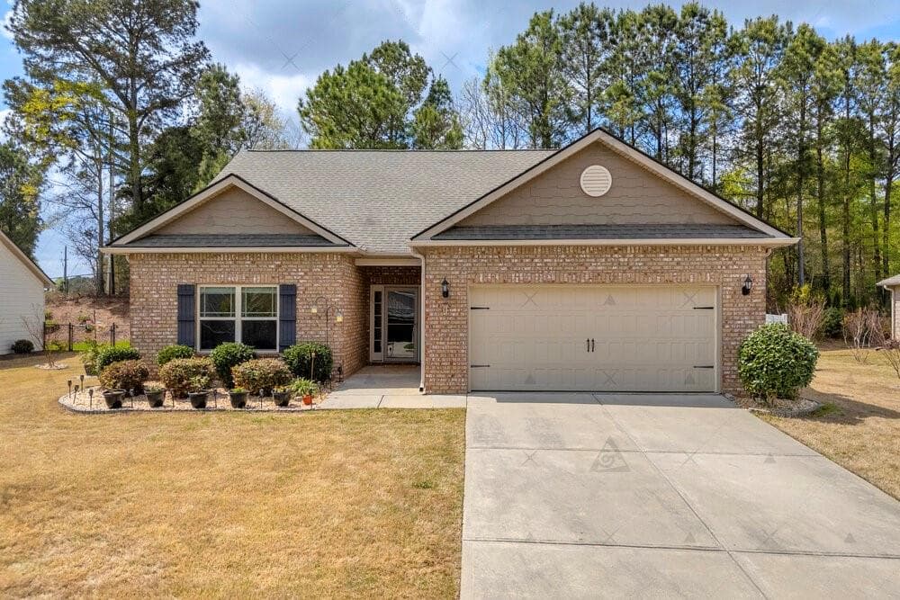 3 bedroom, 2 bathroom, 1,538 sq ft single family residence for sale at 825 Hidden Hollow Circle, Commerce, GA 30529 — photo 2