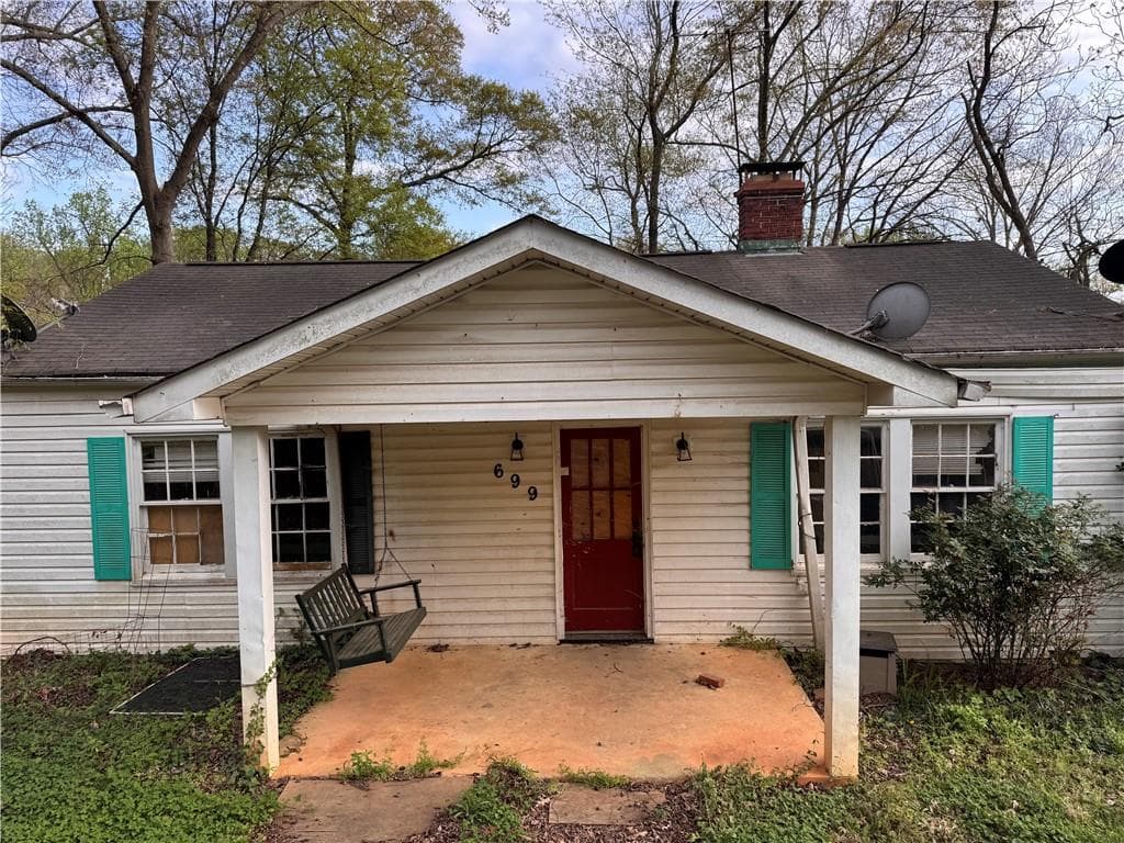 2 bedroom, 2 bathroom, 864 sq ft single family residence sold at 699 NW Hillcrest Drive, Gainesville, GA 30501