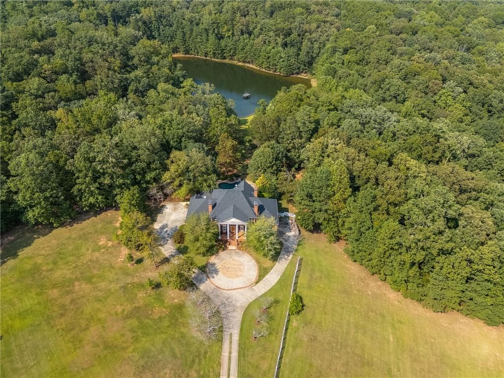 4 bedroom, 5 bathroom, 5,257 sq ft single family residence for sale at 3646 Oak Hill Road, Douglasville, GA 30135 — photo 4