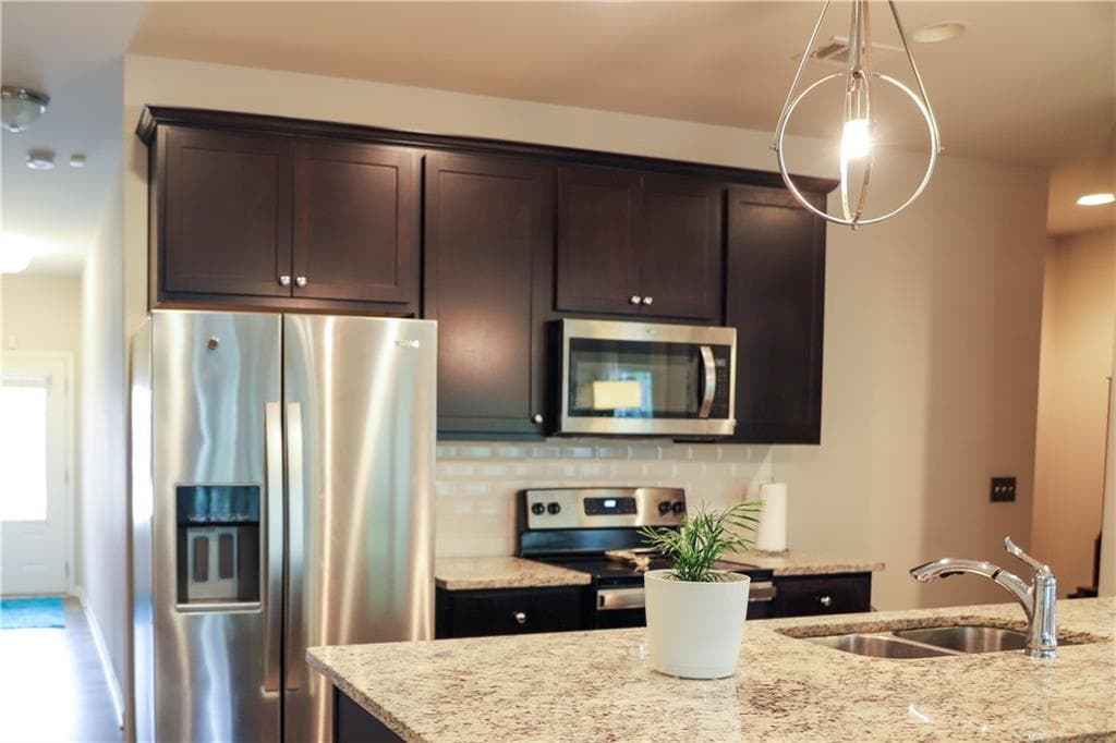 3 bedroom, 3 bathroom, 2,032 sq ft townhouse for rent at 402 Mulberry Row, Atlanta, GA 30354 for $2,450 a month — photo 4
