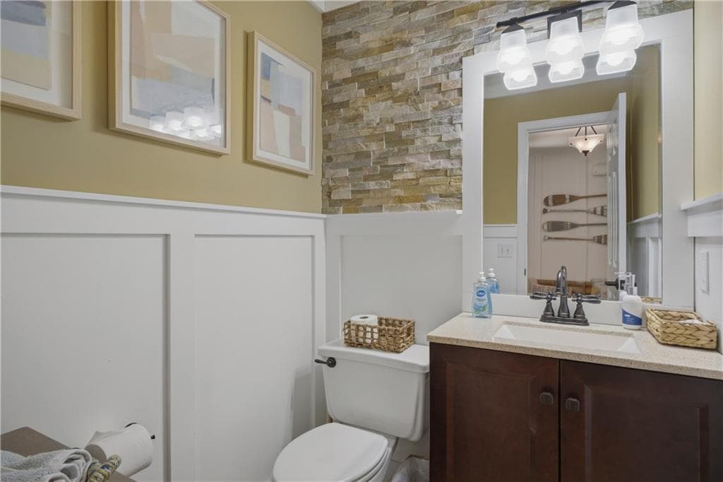 5 bedroom, 4 bathroom, 4,452 sq ft single family residence under contract at 385 Sundown Drive, Dawsonville, GA 30534 — photo 6