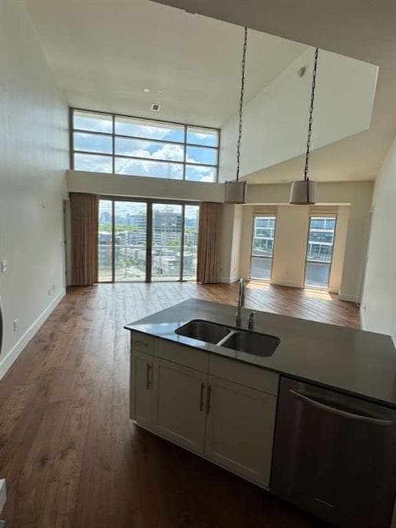 2 bedroom, 2 bathroom, 1,210 sq ft condominium for sale at 1100 Howell Mill Road 913, Atlanta, GA 30318 — photo 4