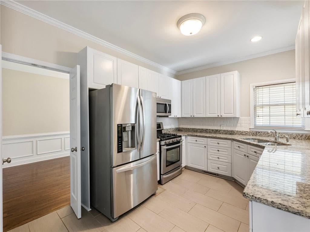 3 bedroom, 3 bathroom, 1,707 sq ft single family residence for sale at 2348 Logan Circle, Brookhaven, GA 30319 — photo 5