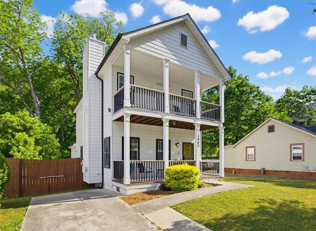 4 bedroom, 3 bathroom, 1,663 sq ft single family residence for sale at 1967 Detroit Avenue, Atlanta, GA 30314 — photo 1 of 38