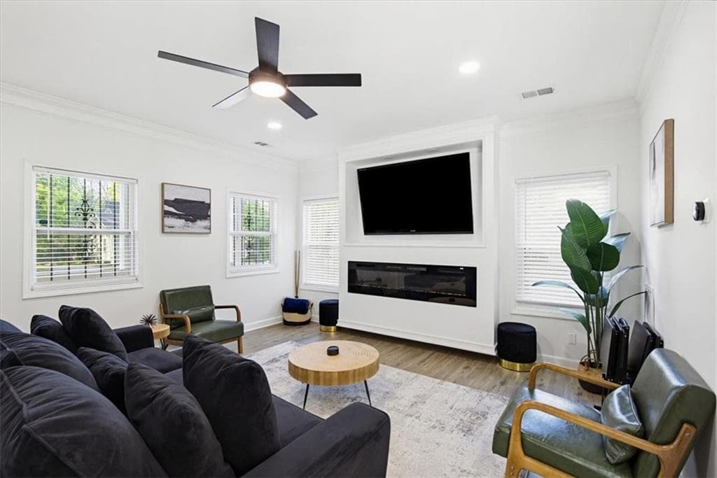 4 bedroom, 3 bathroom, 1,663 sq ft single family residence for sale at 1967 Detroit Avenue, Atlanta, GA 30314 — photo 6