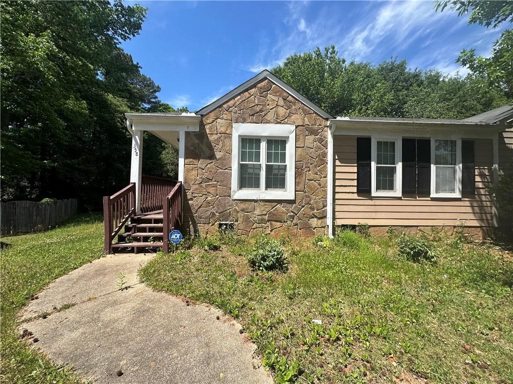 2 bedroom, 2 bathroom, 976 sq ft townhouse for sale at 358 Pin Oak Court, Marietta, GA 30008 — photo 1 of 22