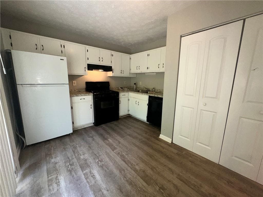 2 bedroom, 2 bathroom, 976 sq ft townhouse for sale at 358 Pin Oak Court, Marietta, GA 30008 — photo 9