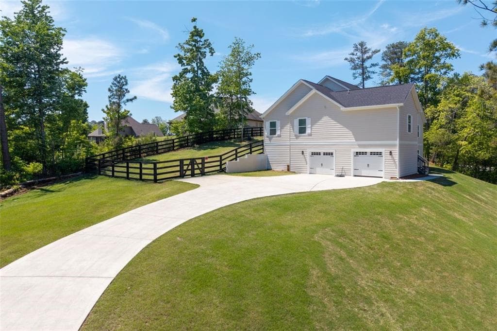4 bedroom, 3 bathroom, 2,370 sq ft single family residence for sale at 939 Whistler Lane, Canton, GA 30114 — photo 3