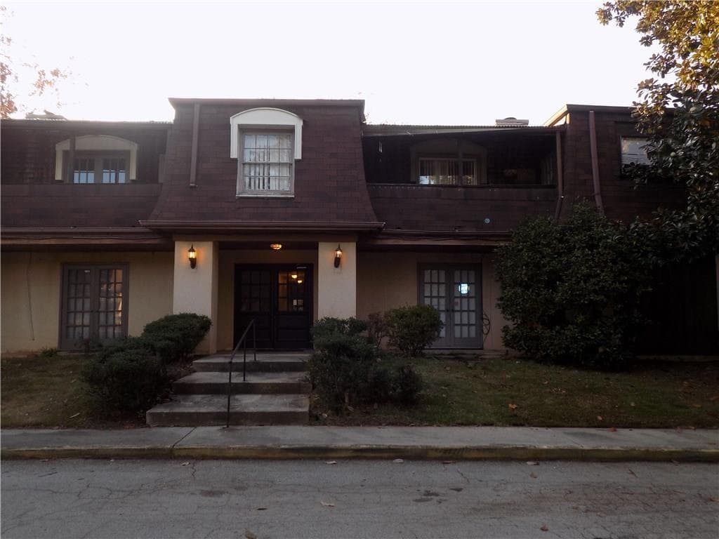 3 bedroom, 2 bathroom, 1,724 sq ft condominium for sale at 94 Rue Fontaine, Lithonia, GA 30038