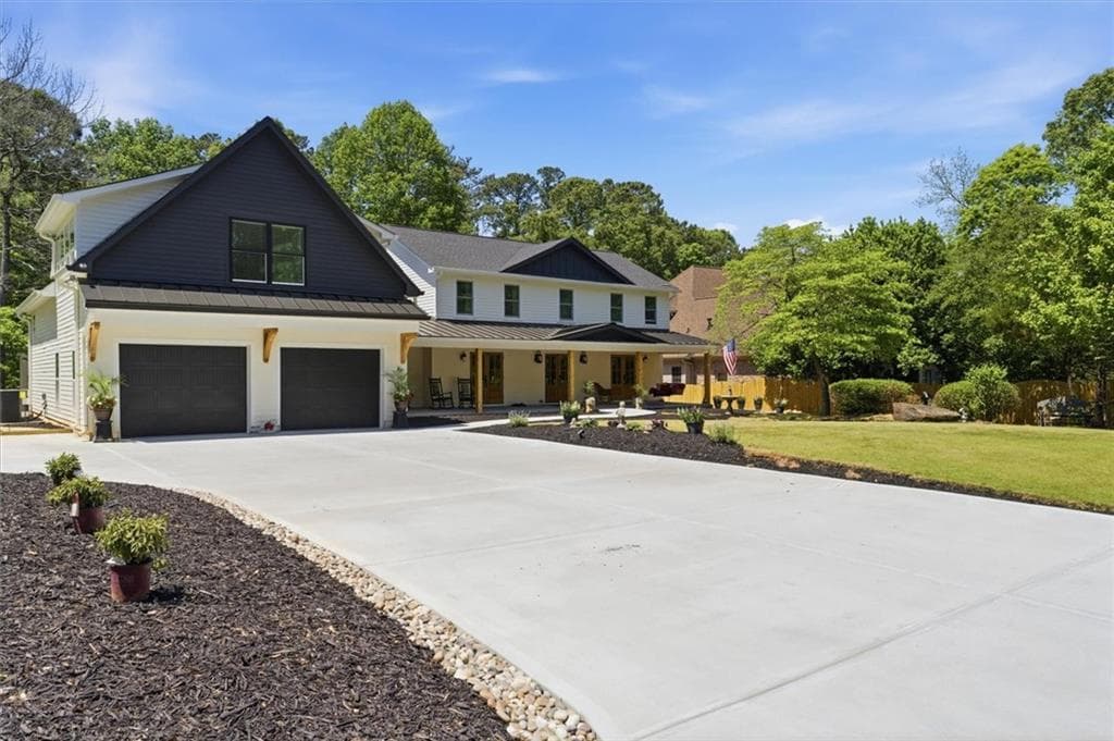 6 bedroom, 6 bathroom, 4,926 sq ft single family residence for sale at 3685 High Green Drive, Marietta, GA 30068 — photo 3