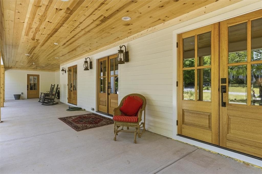 6 bedroom, 6 bathroom, 4,926 sq ft single family residence for sale at 3685 High Green Drive, Marietta, GA 30068 — photo 10