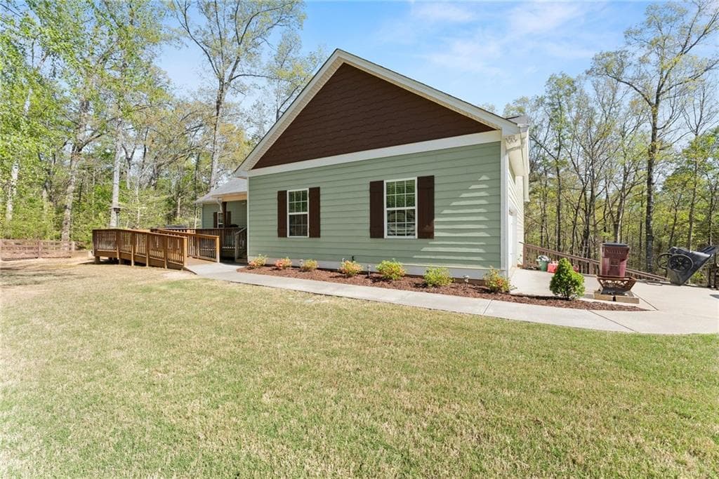 5 bedroom, 4 bathroom, 3,640 sq ft single family residence for sale at 334 Old White Oak Trail, Dawsonville, GA 30534 — photo 3