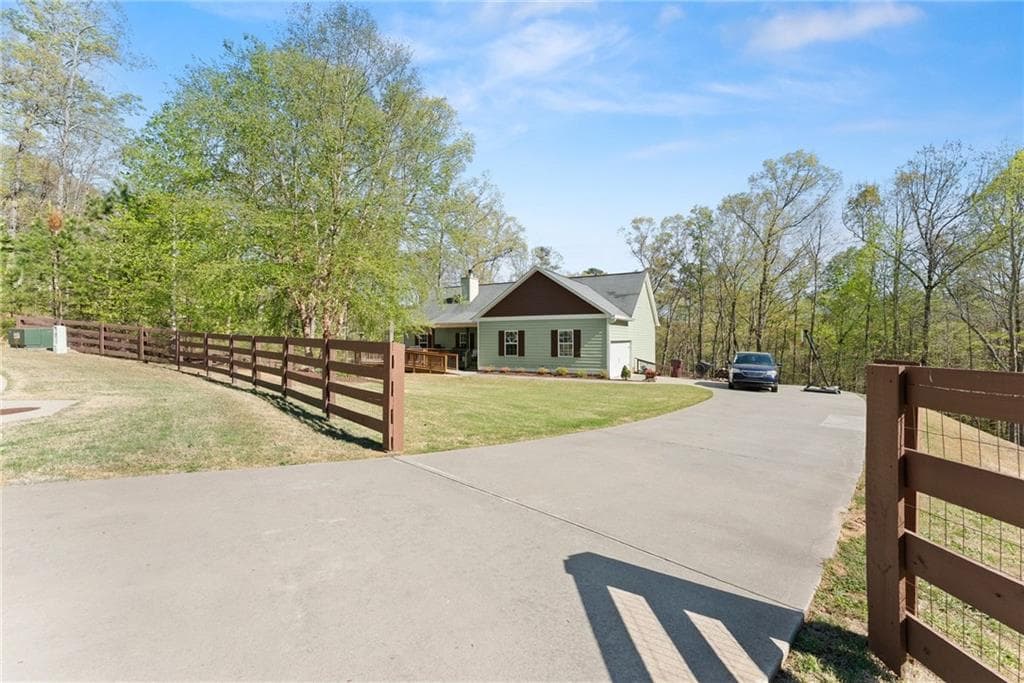 5 bedroom, 4 bathroom, 3,640 sq ft single family residence for sale at 334 Old White Oak Trail, Dawsonville, GA 30534 — photo 4